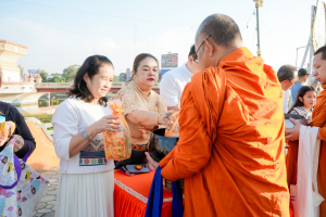 มรภ.เทพสตรี ร่วมพิธีทำบุญตักบาตรเนื่องในโอกาสวันส่งท้ายปีเก่า ต้อนรับปีใหม่