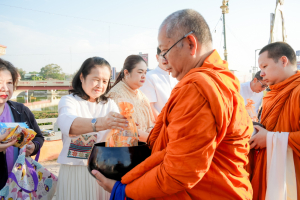 มรภ.เทพสตรี ร่วมพิธีทำบุญตักบาตรเนื่องในโอกาสวันส่งท้ายปีเก่า ต้อนรับปีใหม่