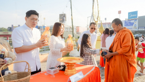 มรภ.เทพสตรี ร่วมพิธีทำบุญตักบาตรเนื่องในโอกาสวันส่งท้ายปีเก่า ต้อนรับปีใหม่