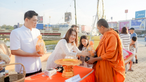 มรภ.เทพสตรี ร่วมพิธีทำบุญตักบาตรเนื่องในโอกาสวันส่งท้ายปีเก่า ต้อนรับปีใหม่