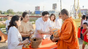 มรภ.เทพสตรี ร่วมพิธีทำบุญตักบาตรเนื่องในโอกาสวันส่งท้ายปีเก่า ต้อนรับปีใหม่