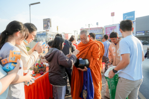 มรภ.เทพสตรี ร่วมพิธีทำบุญตักบาตรเนื่องในโอกาสวันส่งท้ายปีเก่า ต้อนรับปีใหม่