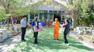 ทีมผู้บริหารและผู้แทนบุคลากร มรภ.เทพสตรี เข้านมัสการพระธรรมวชิรสุนทร เจ้าคณะจังหวัดลพบุรี เสริมสิริมงคลและสานสัมพันธ์ความร่วมมือทางการศึกษา