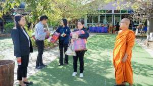 ทีมผู้บริหารและผู้แทนบุคลากร มรภ.เทพสตรี เข้านมัสการพระธรรมวชิรสุนทร เจ้าคณะจังหวัดลพบุรี เสริมสิริมงคลและสานสัมพันธ์ความร่วมมือทางการศึกษา