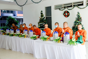 คณะวิทยาการจัดการ จัดพิธีทำบุญตักบาตรรับปีใหม่ พร้อมจัดโครงการสานสัมพันธ์พี่น้องวิทยาการจัดการ