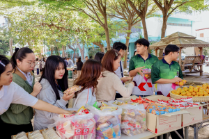 คณะวิทยาการจัดการ จัดพิธีทำบุญตักบาตรรับปีใหม่ พร้อมจัดโครงการสานสัมพันธ์พี่น้องวิทยาการจัดการ