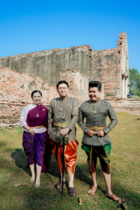 มรภ.เทพสตรี ร่วมสืบสานอัตลักษณ์เมืองละโว้ นำผู้บริหาร คณาจารย์ และบุคลากร แต่งกายย้อนยุค ถ่ายทำ MV ประชาสัมพันธ์งานแผ่นดินสมเด็จพระนารายณ์มหาราช ประจำปี พ.ศ. 2569