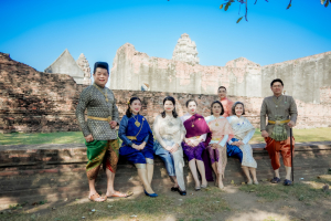 มรภ.เทพสตรี ร่วมสืบสานอัตลักษณ์เมืองละโว้ นำผู้บริหาร คณาจารย์ และบุคลากร แต่งกายย้อนยุค ถ่ายทำ MV ประชาสัมพันธ์งานแผ่นดินสมเด็จพระนารายณ์มหาราช ประจำปี พ.ศ. 2569