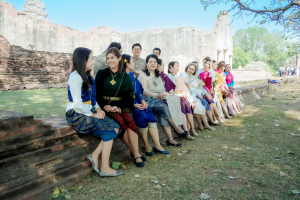 มรภ.เทพสตรี ร่วมสืบสานอัตลักษณ์เมืองละโว้ นำผู้บริหาร คณาจารย์ และบุคลากร แต่งกายย้อนยุค ถ่ายทำ MV ประชาสัมพันธ์งานแผ่นดินสมเด็จพระนารายณ์มหาราช ประจำปี พ.ศ. 2569