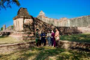 มรภ.เทพสตรี ร่วมสืบสานอัตลักษณ์เมืองละโว้ นำผู้บริหาร คณาจารย์ และบุคลากร แต่งกายย้อนยุค ถ่ายทำ MV ประชาสัมพันธ์งานแผ่นดินสมเด็จพระนารายณ์มหาราช ประจำปี พ.ศ. 2569