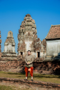 มรภ.เทพสตรี ร่วมสืบสานอัตลักษณ์เมืองละโว้ นำผู้บริหาร คณาจารย์ และบุคลากร แต่งกายย้อนยุค ถ่ายทำ MV ประชาสัมพันธ์งานแผ่นดินสมเด็จพระนารายณ์มหาราช ประจำปี พ.ศ. 2569