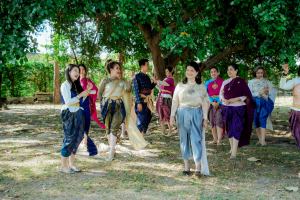 มรภ.เทพสตรี ร่วมสืบสานอัตลักษณ์เมืองละโว้ นำผู้บริหาร คณาจารย์ และบุคลากร แต่งกายย้อนยุค ถ่ายทำ MV ประชาสัมพันธ์งานแผ่นดินสมเด็จพระนารายณ์มหาราช ประจำปี พ.ศ. 2569