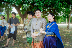 มรภ.เทพสตรี ร่วมสืบสานอัตลักษณ์เมืองละโว้ นำผู้บริหาร คณาจารย์ และบุคลากร แต่งกายย้อนยุค ถ่ายทำ MV ประชาสัมพันธ์งานแผ่นดินสมเด็จพระนารายณ์มหาราช ประจำปี พ.ศ. 2569