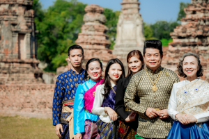 มรภ.เทพสตรี ร่วมสืบสานอัตลักษณ์เมืองละโว้ นำผู้บริหาร คณาจารย์ และบุคลากร แต่งกายย้อนยุค ถ่ายทำ MV ประชาสัมพันธ์งานแผ่นดินสมเด็จพระนารายณ์มหาราช ประจำปี พ.ศ. 2569