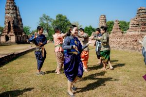 มรภ.เทพสตรี ร่วมสืบสานอัตลักษณ์เมืองละโว้ นำผู้บริหาร คณาจารย์ และบุคลากร แต่งกายย้อนยุค ถ่ายทำ MV ประชาสัมพันธ์งานแผ่นดินสมเด็จพระนารายณ์มหาราช ประจำปี พ.ศ. 2569