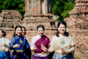 มรภ.เทพสตรี ร่วมสืบสานอัตลักษณ์เมืองละโว้ นำผู้บริหาร คณาจารย์ และบุคลากร แต่งกายย้อนยุค ถ่ายทำ MV ประชาสัมพันธ์งานแผ่นดินสมเด็จพระนารายณ์มหาราช ประจำปี พ.ศ. 2569