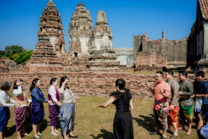 มรภ.เทพสตรี ร่วมสืบสานอัตลักษณ์เมืองละโว้ นำผู้บริหาร คณาจารย์ และบุคลากร แต่งกายย้อนยุค ถ่ายทำ MV ประชาสัมพันธ์งานแผ่นดินสมเด็จพระนารายณ์มหาราช ประจำปี พ.ศ. 2569