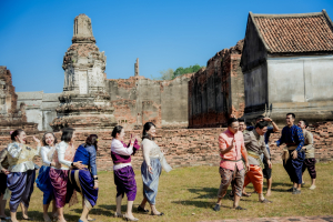 มรภ.เทพสตรี ร่วมสืบสานอัตลักษณ์เมืองละโว้ นำผู้บริหาร คณาจารย์ และบุคลากร แต่งกายย้อนยุค ถ่ายทำ MV ประชาสัมพันธ์งานแผ่นดินสมเด็จพระนารายณ์มหาราช ประจำปี พ.ศ. 2569
