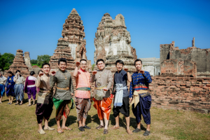 มรภ.เทพสตรี ร่วมสืบสานอัตลักษณ์เมืองละโว้ นำผู้บริหาร คณาจารย์ และบุคลากร แต่งกายย้อนยุค ถ่ายทำ MV ประชาสัมพันธ์งานแผ่นดินสมเด็จพระนารายณ์มหาราช ประจำปี พ.ศ. 2569