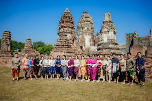 มรภ.เทพสตรี ร่วมสืบสานอัตลักษณ์เมืองละโว้ นำผู้บริหาร คณาจารย์ และบุคลากร แต่งกายย้อนยุค ถ่ายทำ MV ประชาสัมพันธ์งานแผ่นดินสมเด็จพระนารายณ์มหาราช ประจำปี พ.ศ. 2569