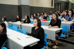 งานบริหารงานบุคคล มรภ.เทพสตรี จัดอบรมการวิเคราะห์ค่างานและประเมินค่างาน เพื่อกำหนดตำแหน่ง กรณีตำแหน่งหัวหน้างานฯ ระดับชำนาญการ
