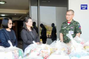 มรภ.เทพสตรี ส่งต่อน้ำใจ มอบสิ่งของอุปโภคบริโภคแก่ ร.31 รอ. เพื่อนำไปมอบแก่ทหารและประชาชนในพื้นที่ชายแดนไทย-กัมพูชา