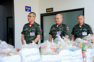 มรภ.เทพสตรี ส่งต่อน้ำใจ มอบสิ่งของอุปโภคบริโภคแก่ ร.31 รอ. เพื่อนำไปมอบแก่ทหารและประชาชนในพื้นที่ชายแดนไทย-กัมพูชา