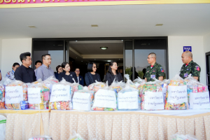 มรภ.เทพสตรี ส่งต่อน้ำใจ มอบสิ่งของอุปโภคบริโภคแก่ ร.31 รอ. เพื่อนำไปมอบแก่ทหารและประชาชนในพื้นที่ชายแดนไทย-กัมพูชา