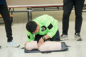 คณะมนุษยศาสตร์ฯ จัดอบรมป้องกันและระงับเหตุอัคคีภัยเบื้องต้น การดับเพลิงและอพยพหนีไฟ