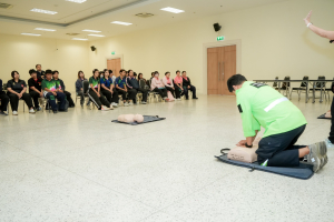 คณะมนุษยศาสตร์ฯ จัดอบรมป้องกันและระงับเหตุอัคคีภัยเบื้องต้น การดับเพลิงและอพยพหนีไฟ