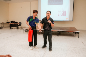 คณะมนุษยศาสตร์ฯ จัดอบรมป้องกันและระงับเหตุอัคคีภัยเบื้องต้น การดับเพลิงและอพยพหนีไฟ
