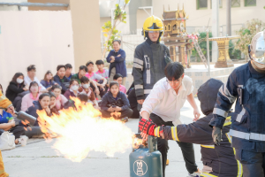 คณะมนุษยศาสตร์ฯ จัดอบรมป้องกันและระงับเหตุอัคคีภัยเบื้องต้น การดับเพลิงและอพยพหนีไฟ