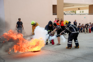 คณะมนุษยศาสตร์ฯ จัดอบรมป้องกันและระงับเหตุอัคคีภัยเบื้องต้น การดับเพลิงและอพยพหนีไฟ