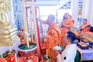 มรภ.เทพสตรี ร่วมพิธีพุทธาภิเษกเข็มกลัดที่ระลึกงานแผ่นดินสมเด็จพระนารายณ์มหาราช ประจำปี พ.ศ. 2569 รุ่นนั่งบัลลังก์ ครบรอบ 370 ปี แห่งการขึ้นครองราชย์ เพื่อมอบให้ผู้ร่วมรำบวงสรวงและคณะกรรมการจัดงานแผ่นดินฯ เพื่อความเป็นสิริมงคล