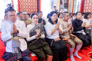 มรภ.เทพสตรี ร่วมพิธีพุทธาภิเษกเข็มกลัดที่ระลึกงานแผ่นดินสมเด็จพระนารายณ์มหาราช ประจำปี พ.ศ. 2569 รุ่นนั่งบัลลังก์ ครบรอบ 370 ปี แห่งการขึ้นครองราชย์ เพื่อมอบให้ผู้ร่วมรำบวงสรวงและคณะกรรมการจัดงานแผ่นดินฯ เพื่อความเป็นสิริมงคล