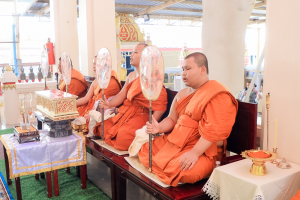 มรภ.เทพสตรี ร่วมพิธีพุทธาภิเษกเข็มกลัดที่ระลึกงานแผ่นดินสมเด็จพระนารายณ์มหาราช ประจำปี พ.ศ. 2569 รุ่นนั่งบัลลังก์ ครบรอบ 370 ปี แห่งการขึ้นครองราชย์ เพื่อมอบให้ผู้ร่วมรำบวงสรวงและคณะกรรมการจัดงานแผ่นดินฯ เพื่อความเป็นสิริมงคล