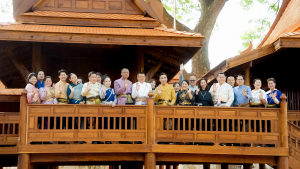 อธิการบดี มรภ.เทพสตรี ร่วมสืบสานอัตลักษณ์เมืองละโว้ แต่งกายย้อนยุค ถ่ายทำ MV ประชาสัมพันธ์งานแผ่นดินสมเด็จพระนารายณ์มหาราช ประจำปี พ.ศ. 2569 ร่วมกับหัวหน้าส่วนราชการในจังหวัดลพบุรี