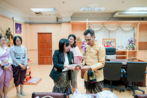 อธิการบดี มรภ.เทพสตรี นำคณะผู้บริหาร อาจารย์ และผู้แทนบุคลากร เข้าคารวะขอพรปีใหม่ผู้ว่าราชการจังหวัดลพบุรี และคณะรองผู้ว่าราชการจังหวัดลพบุรี