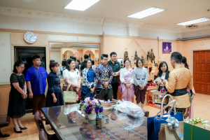 อธิการบดี มรภ.เทพสตรี นำคณะผู้บริหาร อาจารย์ และผู้แทนบุคลากร เข้าคารวะขอพรปีใหม่ผู้ว่าราชการจังหวัดลพบุรี และคณะรองผู้ว่าราชการจังหวัดลพบุรี