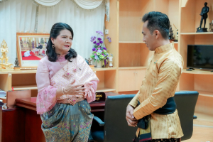 อธิการบดี มรภ.เทพสตรี นำคณะผู้บริหาร อาจารย์ และผู้แทนบุคลากร เข้าคารวะขอพรปีใหม่ผู้ว่าราชการจังหวัดลพบุรี และคณะรองผู้ว่าราชการจังหวัดลพบุรี