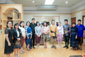 อธิการบดี มรภ.เทพสตรี นำคณะผู้บริหาร อาจารย์ และผู้แทนบุคลากร เข้าคารวะขอพรปีใหม่ผู้ว่าราชการจังหวัดลพบุรี และคณะรองผู้ว่าราชการจังหวัดลพบุรี