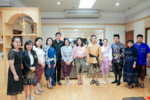 อธิการบดี มรภ.เทพสตรี นำคณะผู้บริหาร อาจารย์ และผู้แทนบุคลากร เข้าคารวะขอพรปีใหม่ผู้ว่าราชการจังหวัดลพบุรี และคณะรองผู้ว่าราชการจังหวัดลพบุรี