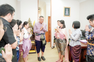 อธิการบดี มรภ.เทพสตรี นำคณะผู้บริหาร อาจารย์ และผู้แทนบุคลากร เข้าคารวะขอพรปีใหม่ผู้ว่าราชการจังหวัดลพบุรี และคณะรองผู้ว่าราชการจังหวัดลพบุรี