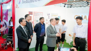 งานสื่อสารองค์กร มรภ.เทพสตรี ร่วมกับคณะวิทยาศาสตร์และเทคโนโลยี และกองบริการการศึกษา จัดบูธประชาสัมพันธ์การรับสมัครนักศึกษาเคลื่อนที่ ยกระดับการสื่อสารสู่มาตรฐานสากล