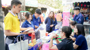 งานสื่อสารองค์กร มรภ.เทพสตรี ร่วมกับคณะวิทยาศาสตร์และเทคโนโลยี และกองบริการการศึกษา จัดบูธประชาสัมพันธ์การรับสมัครนักศึกษาเคลื่อนที่ ยกระดับการสื่อสารสู่มาตรฐานสากล