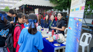 งานสื่อสารองค์กร มรภ.เทพสตรี ร่วมกับคณะวิทยาศาสตร์และเทคโนโลยี และกองบริการการศึกษา จัดบูธประชาสัมพันธ์การรับสมัครนักศึกษาเคลื่อนที่ ยกระดับการสื่อสารสู่มาตรฐานสากล