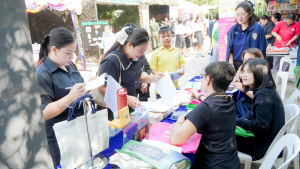 งานสื่อสารองค์กร มรภ.เทพสตรี ร่วมกับคณะวิทยาศาสตร์และเทคโนโลยี และกองบริการการศึกษา จัดบูธประชาสัมพันธ์การรับสมัครนักศึกษาเคลื่อนที่ ยกระดับการสื่อสารสู่มาตรฐานสากล