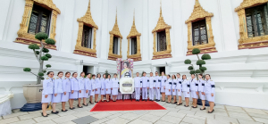 อธิการบดี มรภ.เทพสตรี นำคณะผู้บริหาร คณาจารย์ บุคลากร นักเรียน นักศึกษา วางพวงมาลาและกราบถวายบังคมพระบรมศพ สมเด็จพระนางเจ้าสิริกิติ์ พระบรมราชินีนาถ พระบรมราชชนนีพันปีหลวง