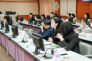 มรภ.เทพสตรี และหัวหน้าส่วนราชการ ต้อนรับคณะทำงานทางวิชาการสภากาชาดไทย ในโอกาสนิเทศและตรวจเยี่ยมโครงการส่งเสริมและพัฒนาการพูด อ่าน เขียนภาษาไทย ของโรงเรียน จ.ลพบุรี