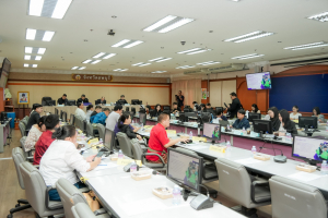 มรภ.เทพสตรี และหัวหน้าส่วนราชการ ต้อนรับคณะทำงานทางวิชาการสภากาชาดไทย ในโอกาสนิเทศและตรวจเยี่ยมโครงการส่งเสริมและพัฒนาการพูด อ่าน เขียนภาษาไทย ของโรงเรียน จ.ลพบุรี